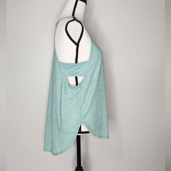 Under Armour Tank - Picture 2 of 7